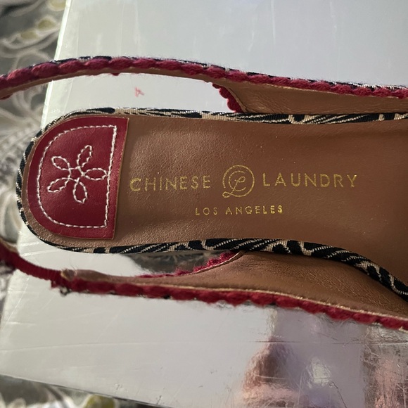 Chinese Laundry Black and Cream Patterned low heel sling back size 8 - Picture 5 of 5